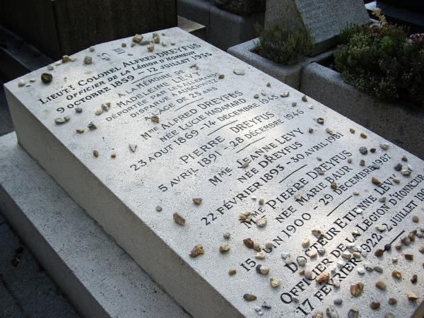 cimetiere-montparnasse-tombe-dreyfus.jpg