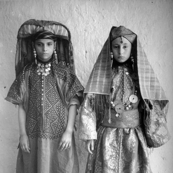 Jean Besancenot, Jeunes filles juives d’Erfoud, Maroc, années 1930