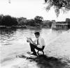 Quai de la Seine, le lecteur, Paris, 1957