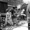 Les puces, mannequins et manège, 1955