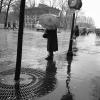 La pluie, la femme au parapluie, Paris, 1949